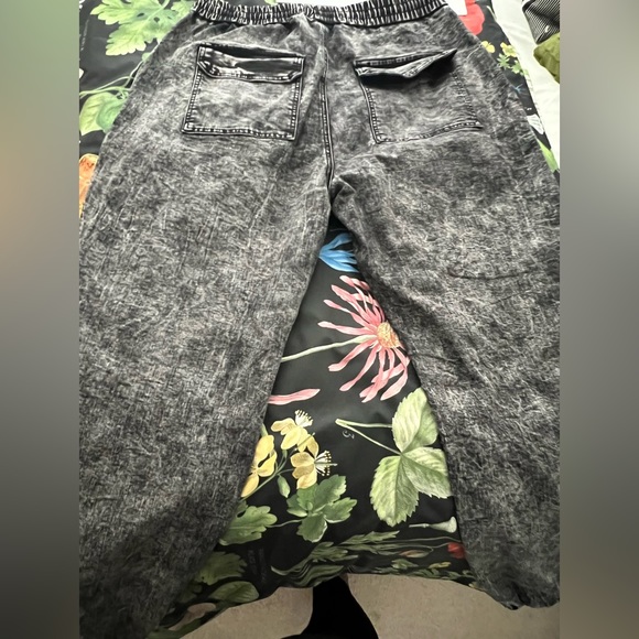 Like New!  Plus Size Denim Jogger Jeans, Worn Once, Black Acid Wash, Size 1X - Picture 4 of 5